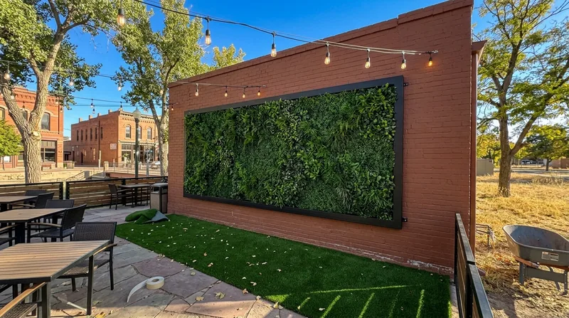 Artificial Grass Walls & Vertical Greenery Pueblo